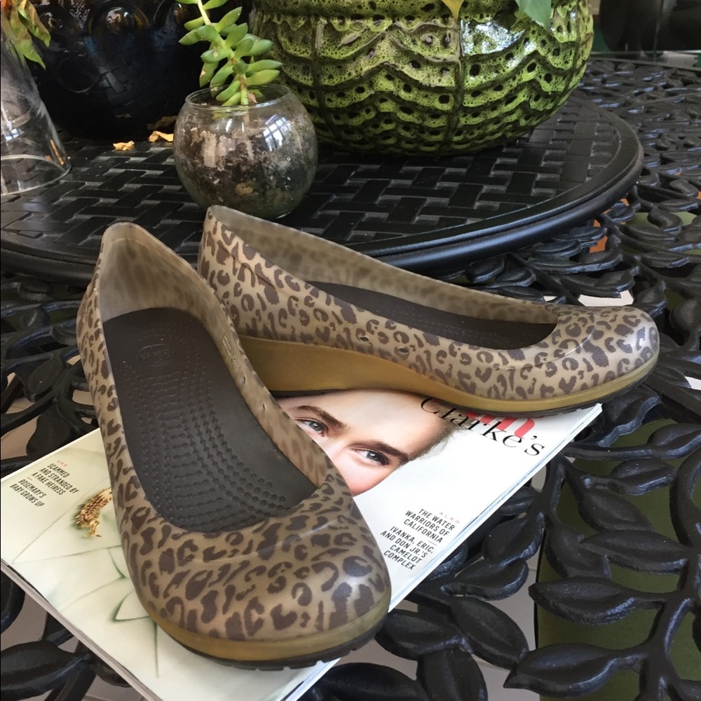 NWOT Croc leopard wedges 🐈